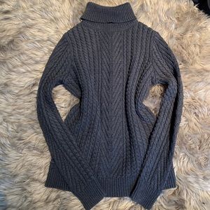 Knit sweater/turtleneck